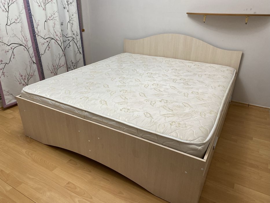 Продам двухспальную кровать