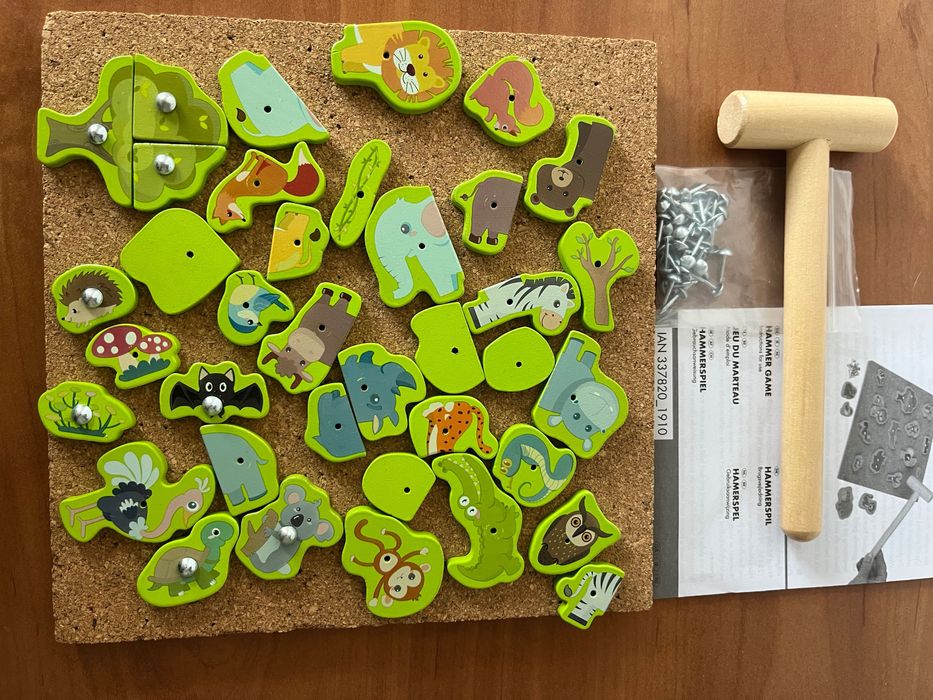 Дървена игра с табло, животни и чукче