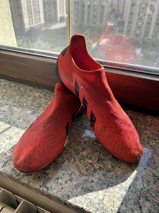 бутсы полупроф adidas predator freak.3 2021 года выпуска