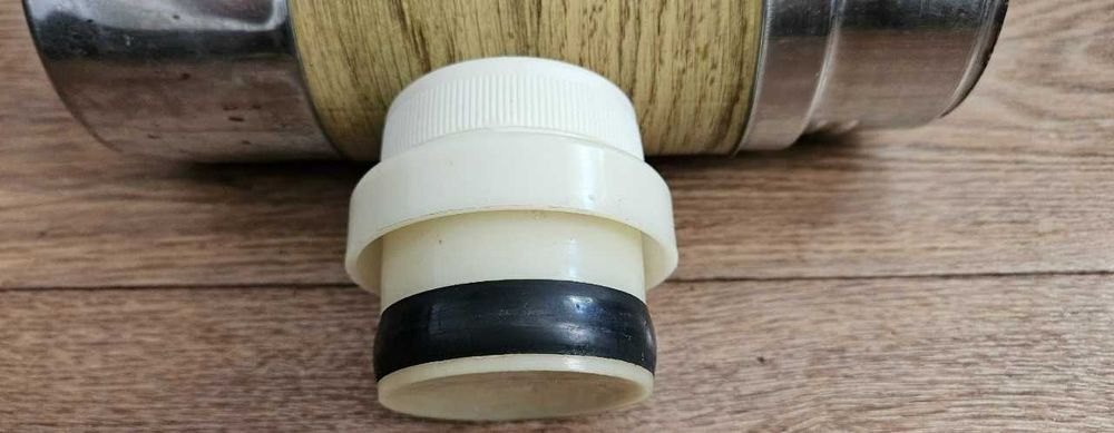 Термос металлический СССР 0,7 л.  Район 1000 мелочей