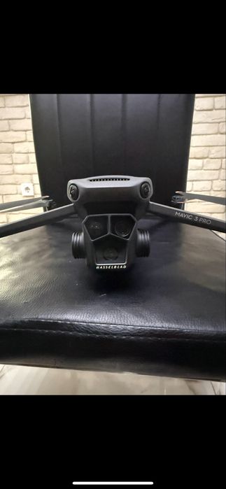 Продавам DJI Mavic 3 Pro Fly More Combo (DJI RC) – Отлично състояние + Подарък ND филтри