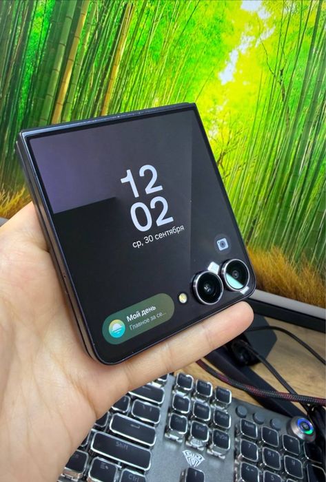 Смартфон Samsung Galaxy Z Flip 7