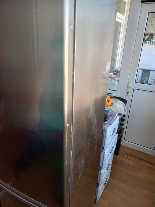 Хладилник малък и голям