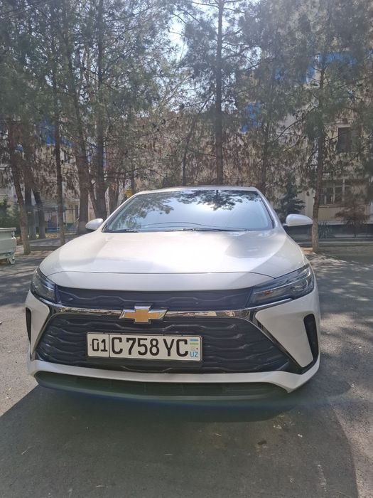 Автомобиль Chevrolet Monza 2024 год, пробег 10500 км.