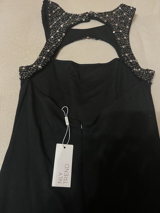 Официални дрехи нови с етикети