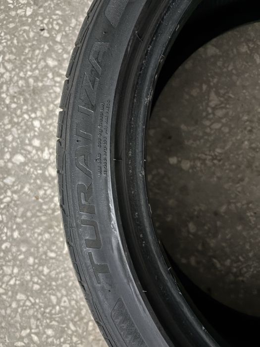 Продам резину Bridgestone  235/40  R19