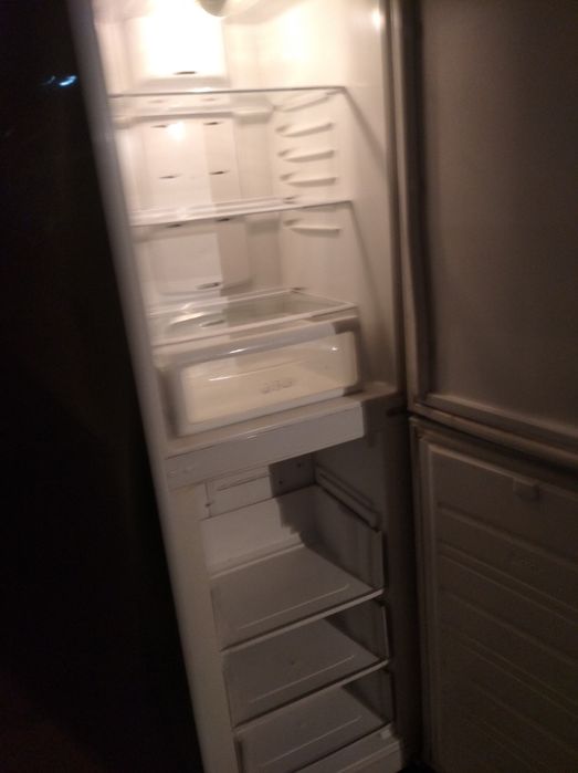 Продам двух камерный холодильник Атлант