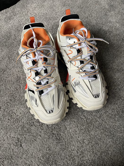 Balenciaga track