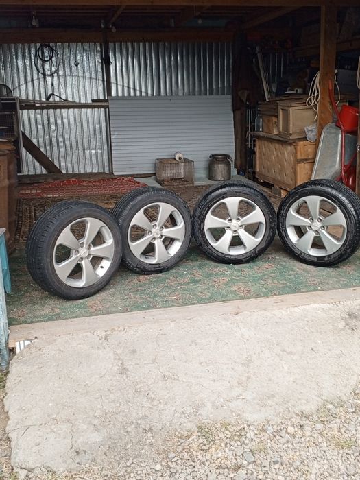 Продам титановые диски с резиной