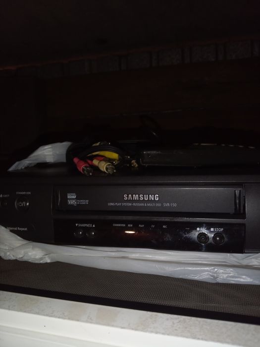 Продам видеомагнитофон Samsung