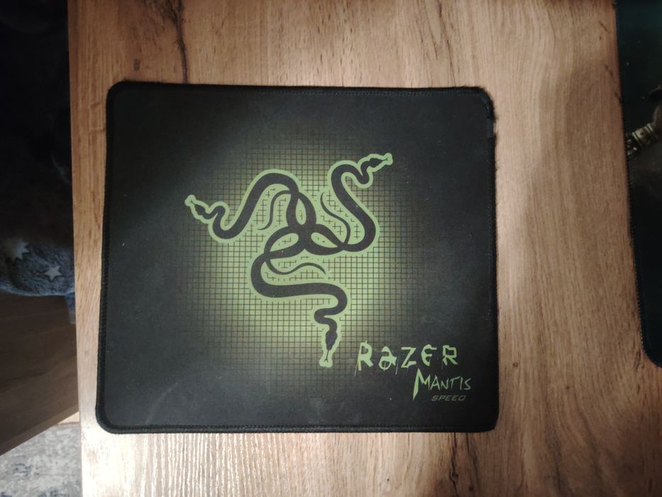 Продам коврик razer mantis
