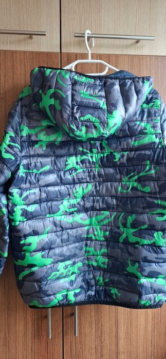 Спортно яке с качулка