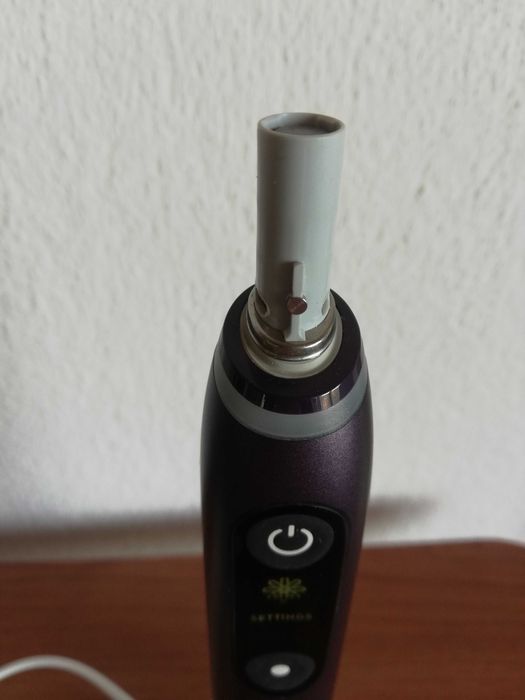 Oral B iO 8 лилава