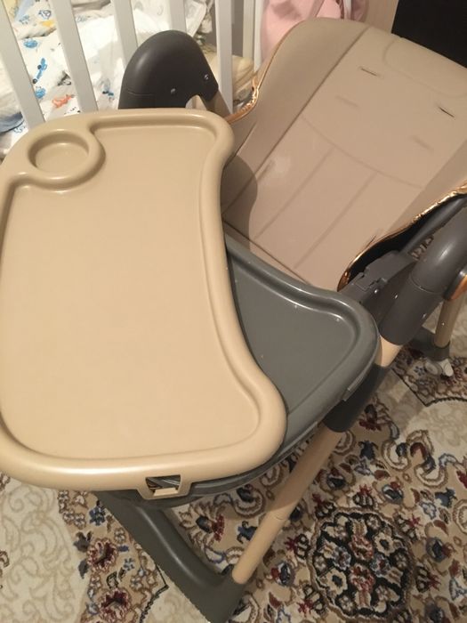 Продам стульчик для кормления и манеж