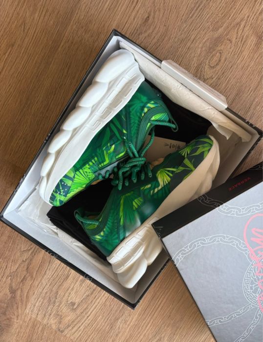 Versace Chain Reaction