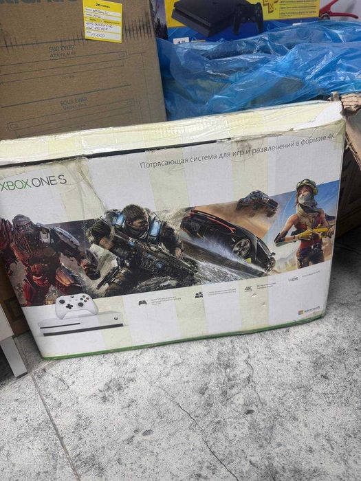 Xbox One S приставка 2 джостика