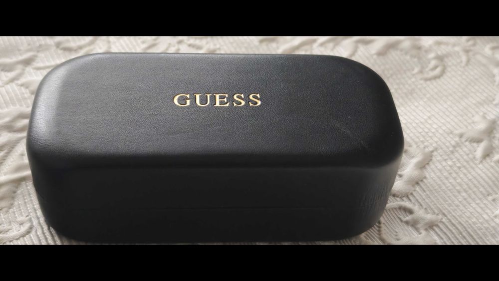 Слънчеви оригинални очила на "Guess"