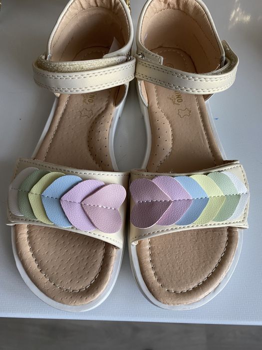 Продам сандали детские