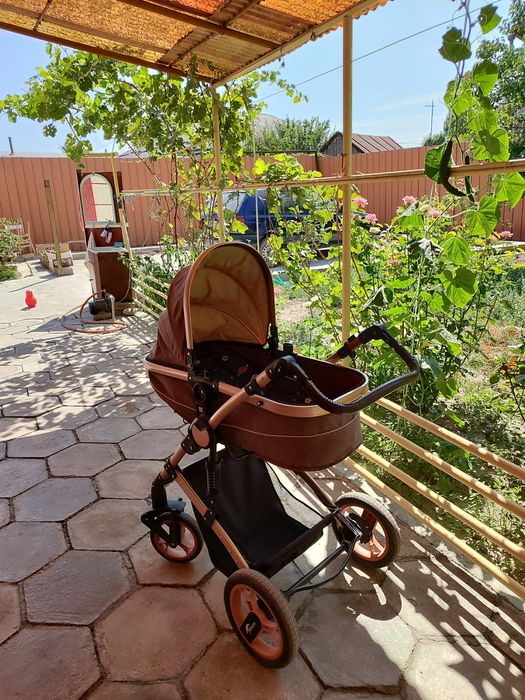 Детская коляска для новорождённых
