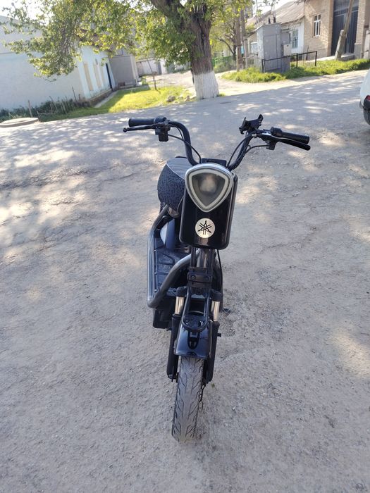 Yamaha skuter sotiladi