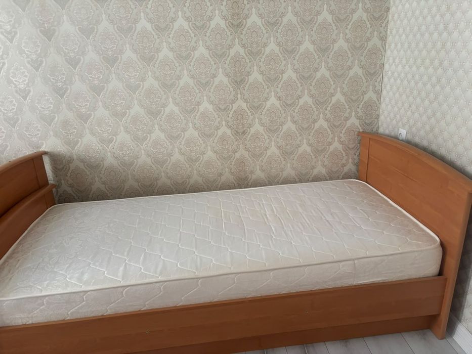 Диван сатылады почти новый