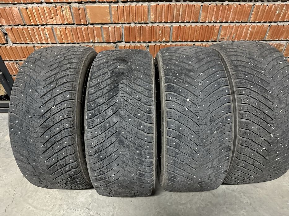Шины зимние R18 235/45/18