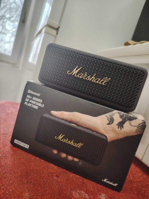 Boxa de vânzare Marshall preț ff bun ușor negociabil Predare personal