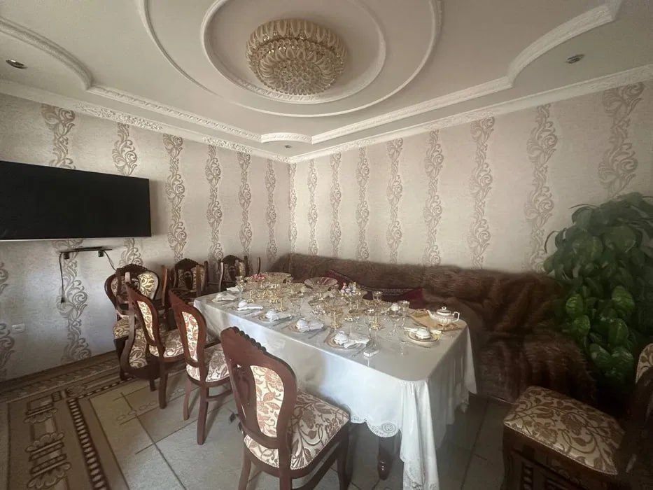 Sotiladi Дом Мирабад махалля Янги Замок 3,7 сотки 2 этажа Фасад 12м
