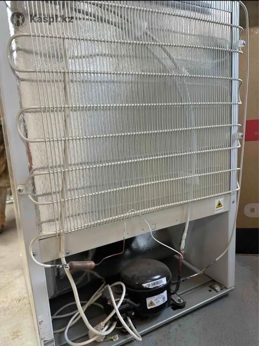 Холодильник Бирюса