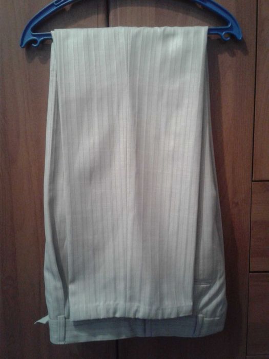 Костюм тройка светлый