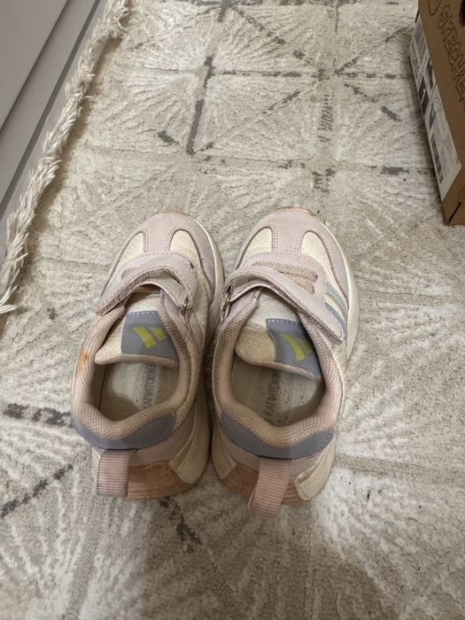 Продам обувь для девочки. На весну и лето