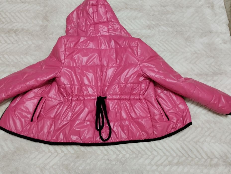 Куртка демисезонная в отличном состоянии