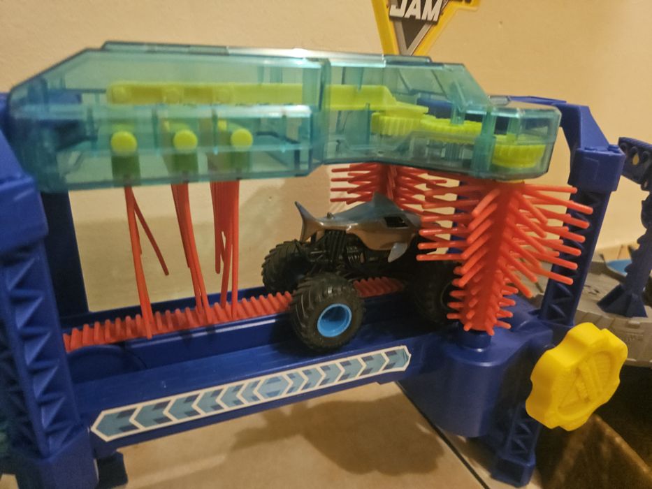 Vând Spălătorie Monster Jam
