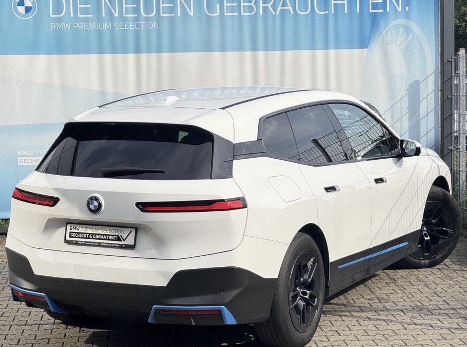 Jante BMW IX I20 AeroDynamic In Frozen Midnight Grey Style 1002 M echipare de iarna R20