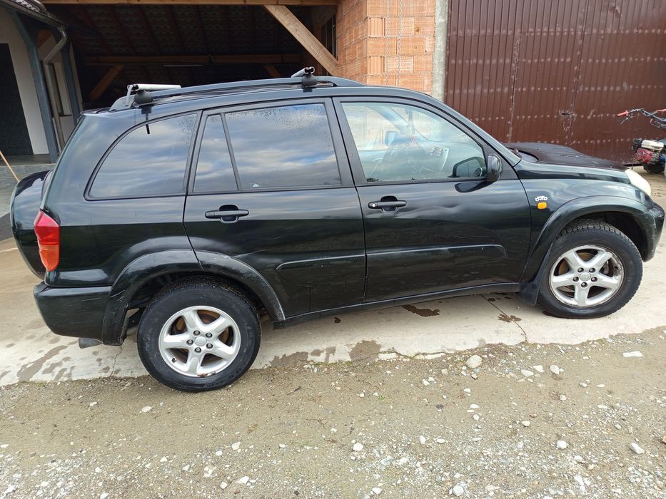 Toyota RAV4 anul 2003