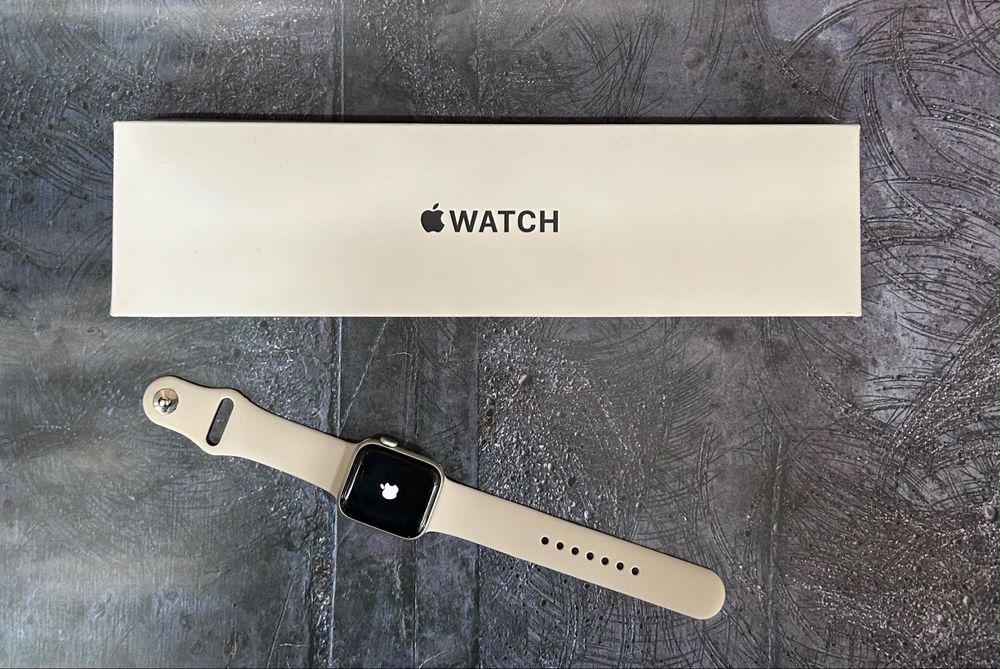 Apple Watch Se 2 40mm состояние идеальное,гарантия