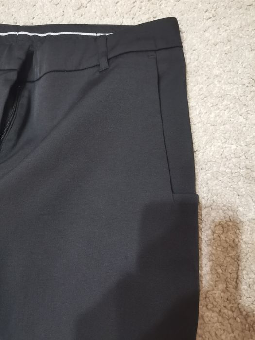 Дамски черен панталон размер XS