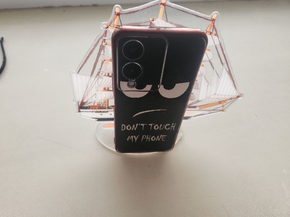 Смартфон Vivo Y17s