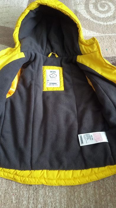 Продам курточки на мальчика