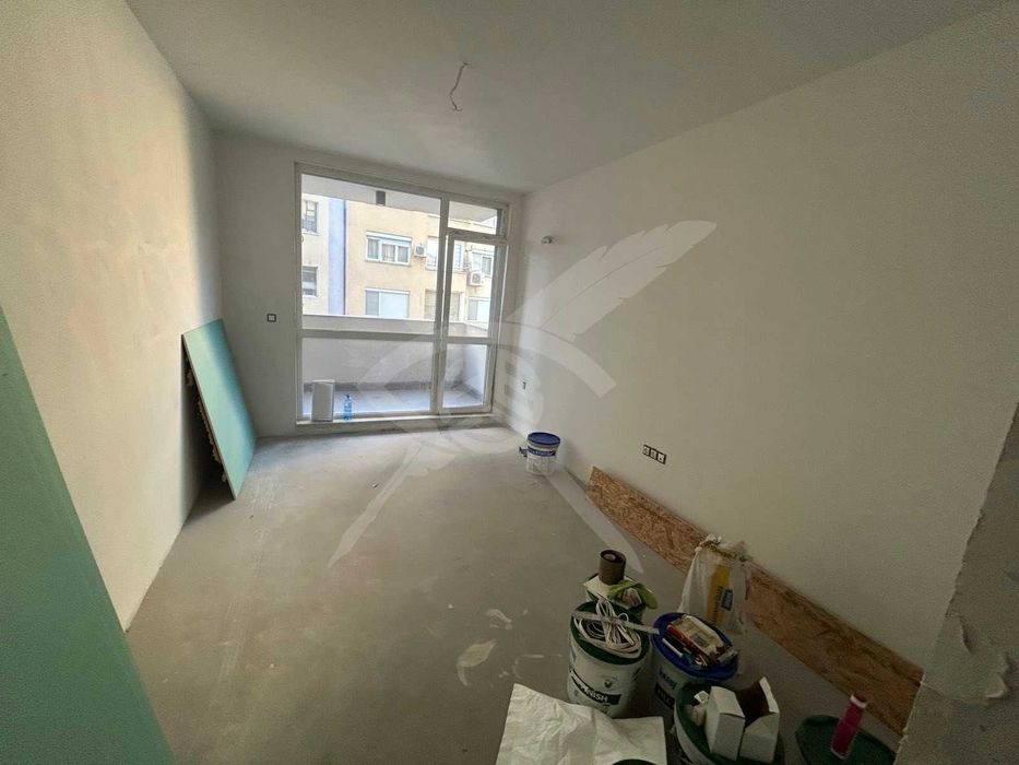 Продава се Тристаен апартамент в Пловдив, Център - 148 кв.м за 2102 €/кв.м - Снимка #1