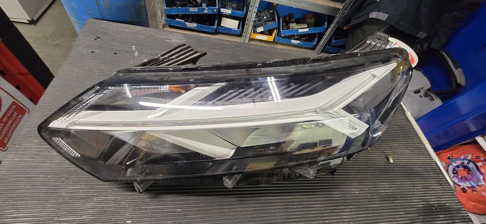 Far dacia jogger stanga (sofer)