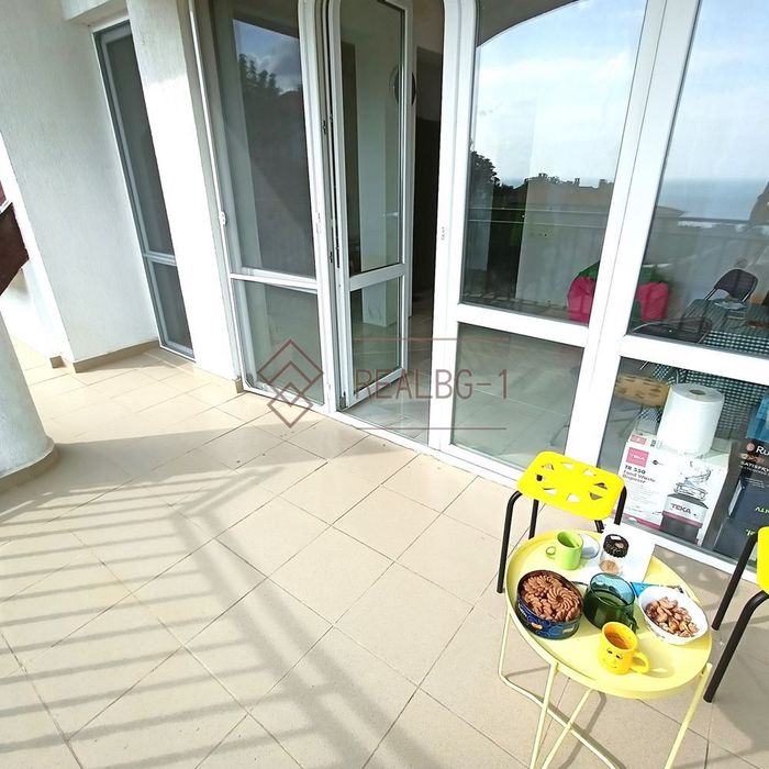 Продава се Тристаен апартамент в Балчик - 108 кв.м за 1181 €/кв.м - Снимка #2