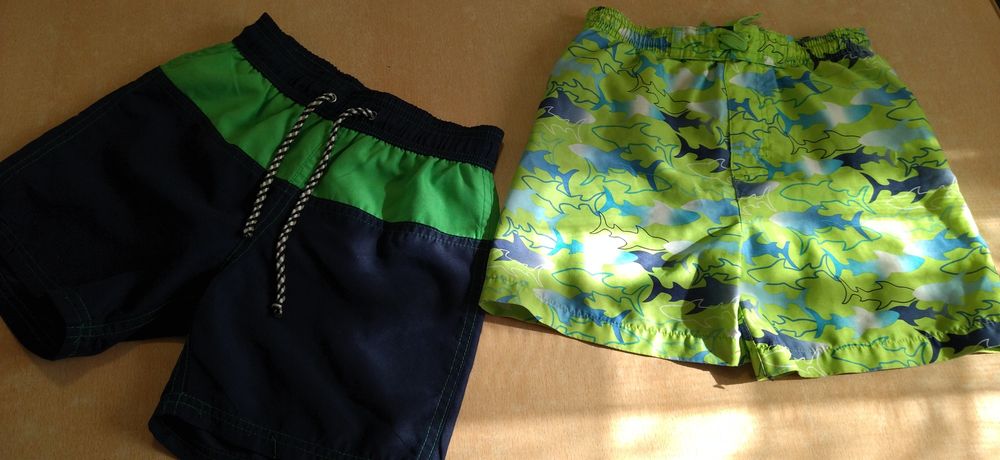 Детски бански тип шорти,плувни шапки блузки с UV защита, различни разм