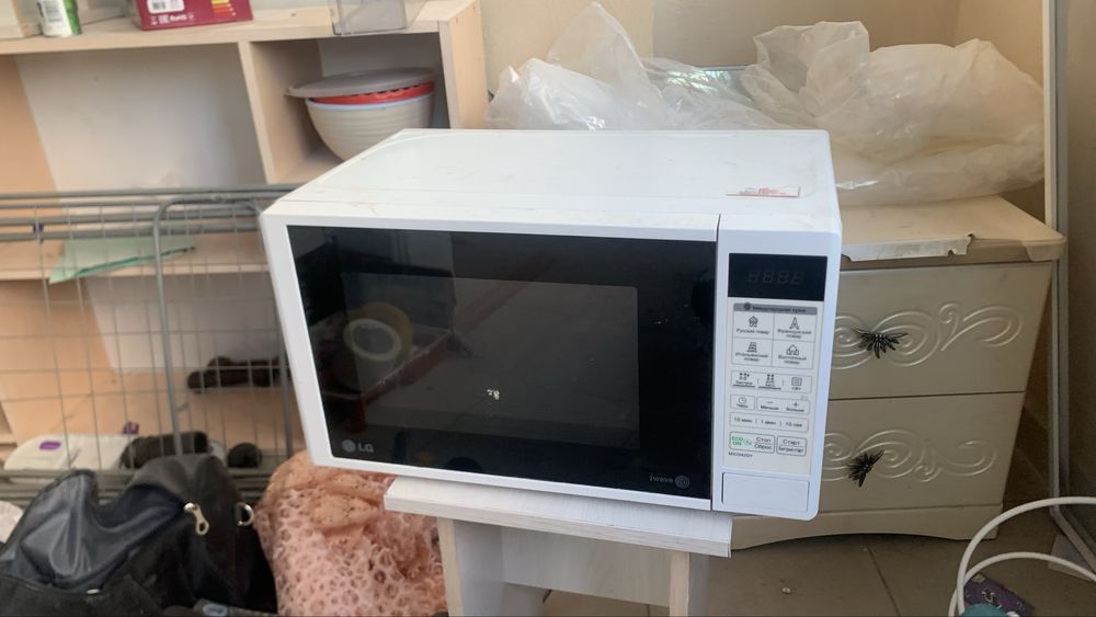 Микроволновая печь LG, работает отлично, состояние нормальное