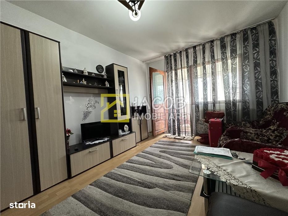 Apartament 3 camere decomandate – Str. Metalurgiei, Bacău — fotografia 1