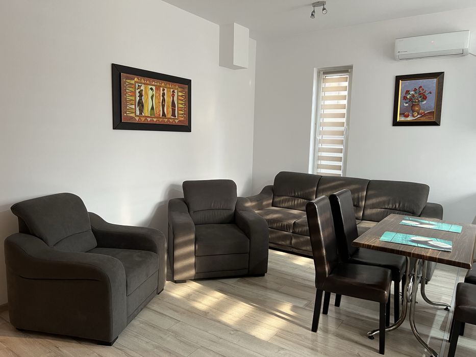 Inchiriez duplex cu curte