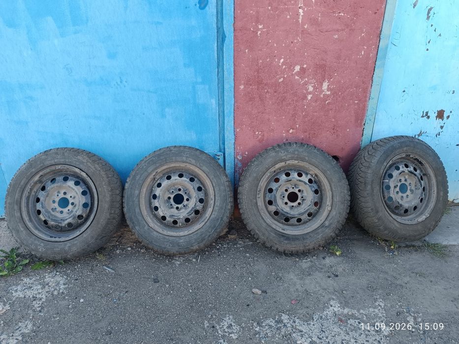 Продам зимнюю резину на штампах