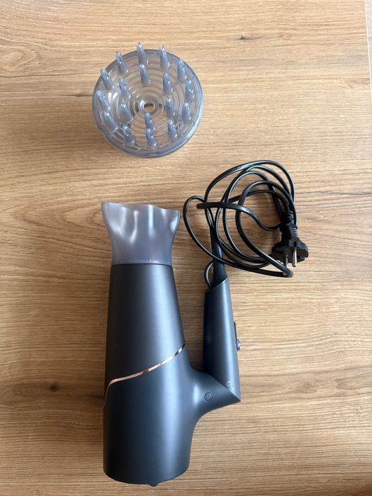 Професионален Сешоар Philips - ЧИСТО НОВ + ГАРАНЦИЯ