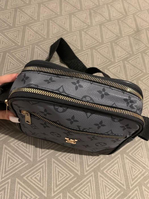 Borseta Louis Vuitton - OFERTĂ - 199 RON