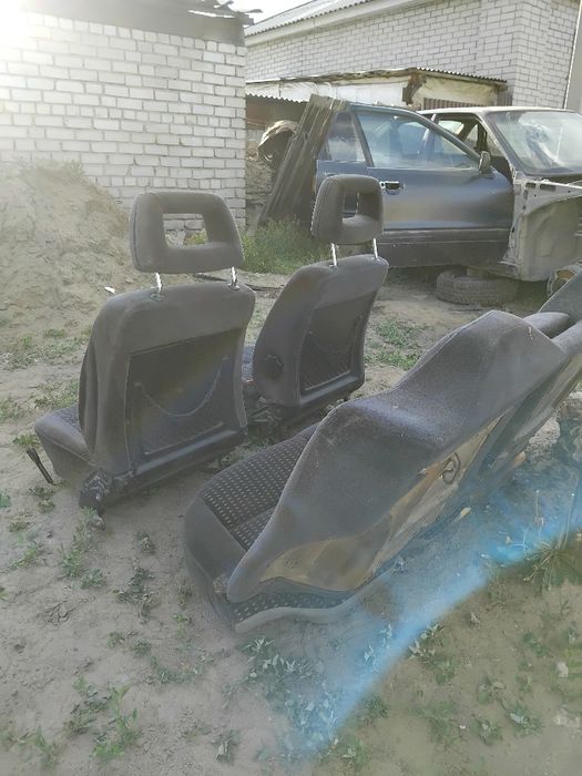 Продам сидения на ауди 80